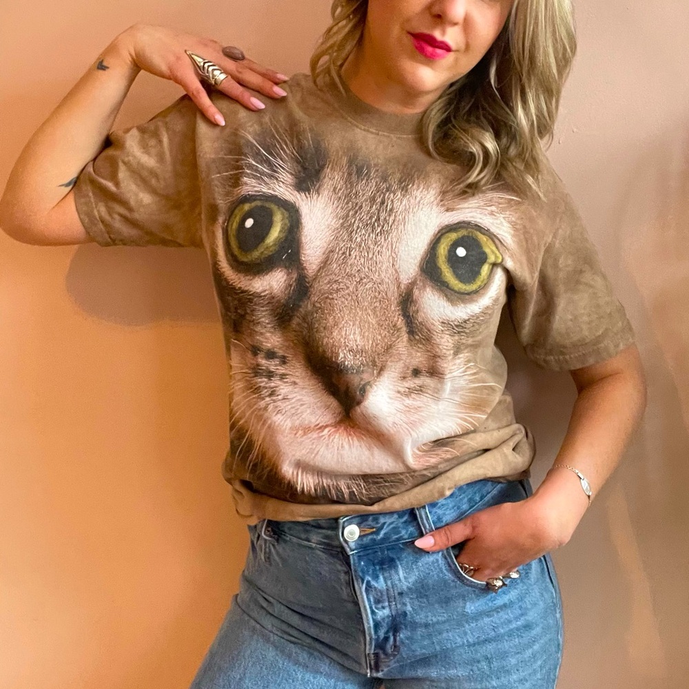 Vintage Brown The Mountain Cat Face T-Shirt